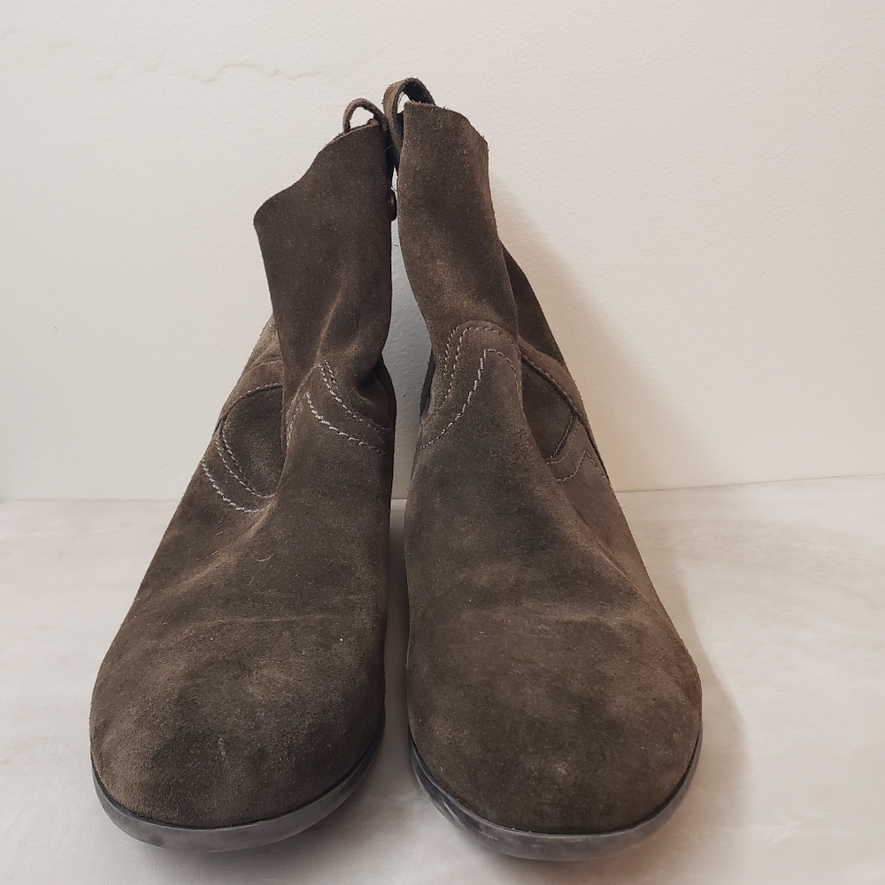 Frye & Co Sarah Shortie 70841 Brown Suede Leather Pull On Size 8.5 - Picture 3 of 11